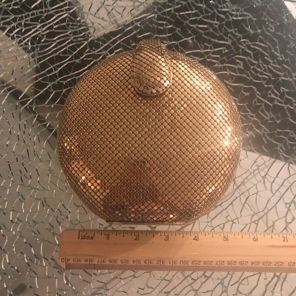 1930’s Vintage Whiting & Davis Gold Clamshell :) - Picture 6 of 7